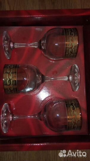 Набор бокалов и рюмок