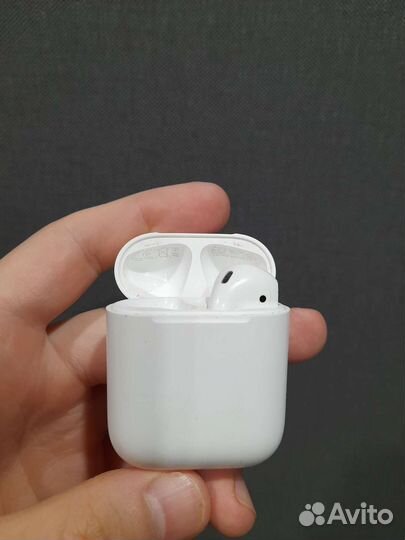 AirPods 2 кейс и правый наушник оригинал
