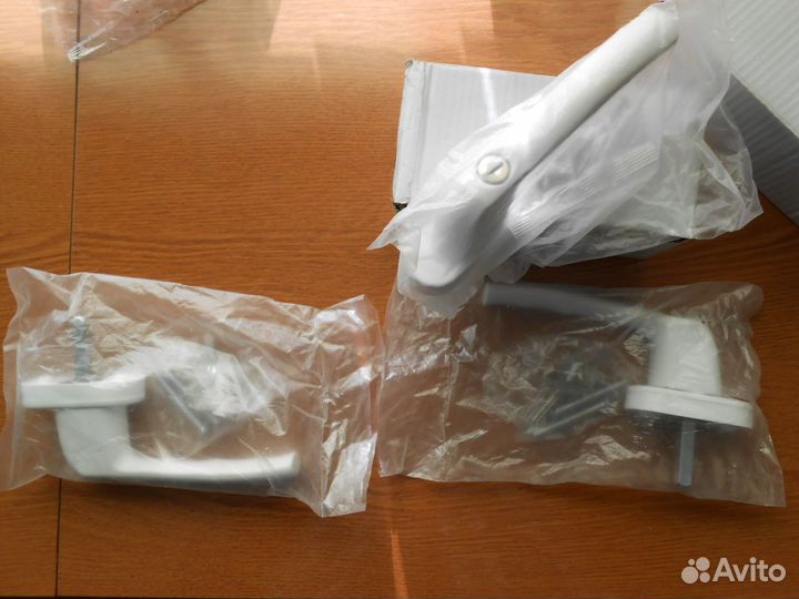 Оконная балконная ручка с замком и VantageV28D AL