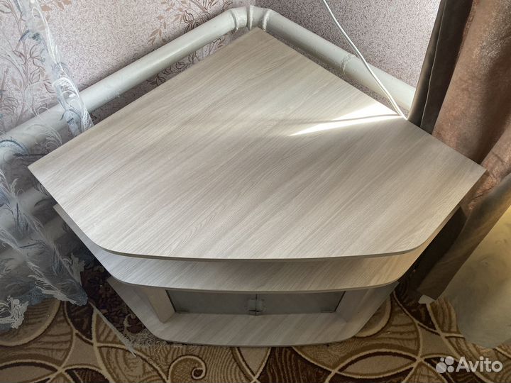 Тумба под тв угловая