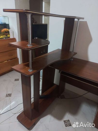 Компьютерный стол