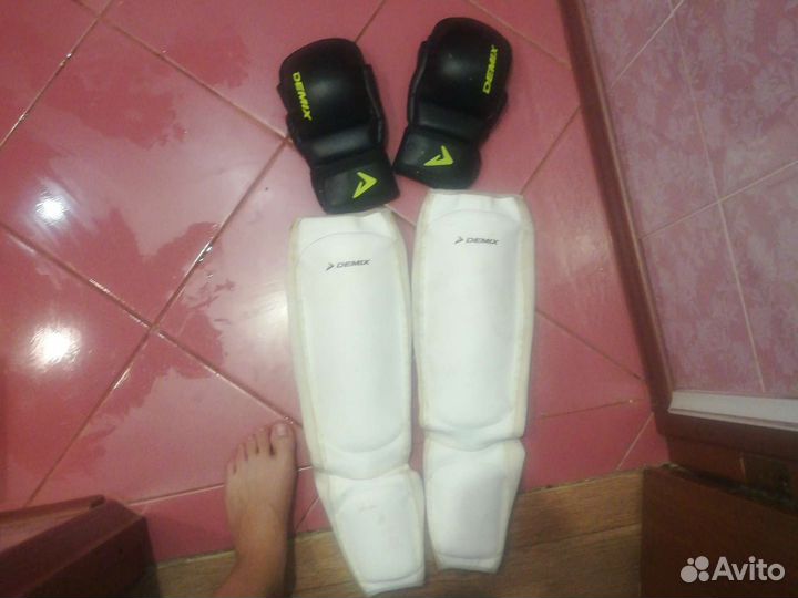 Футы и перчатки