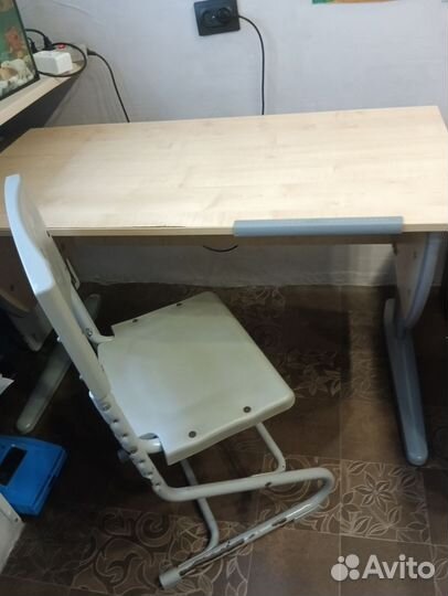 Письменный стол для школьника бу