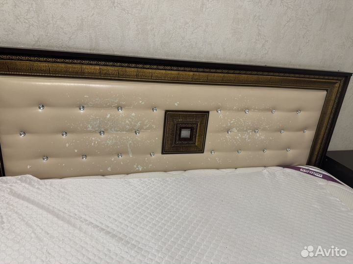 Спальный гарнитур