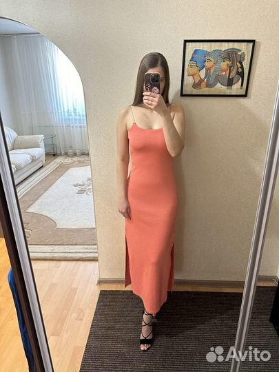 Оранжевое платье с интересными бретелями 42р
