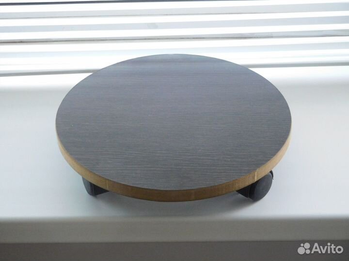 Подставка для цветов (на колесах)