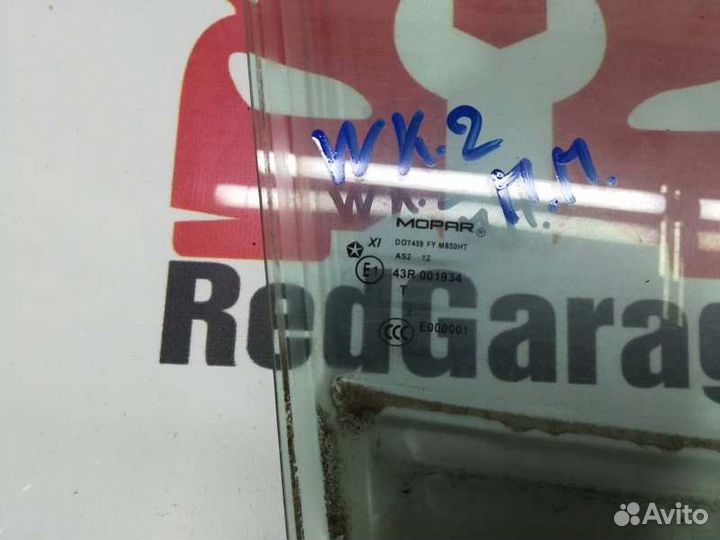 Стекло двери переднее правое Jeep Grand Cherokee