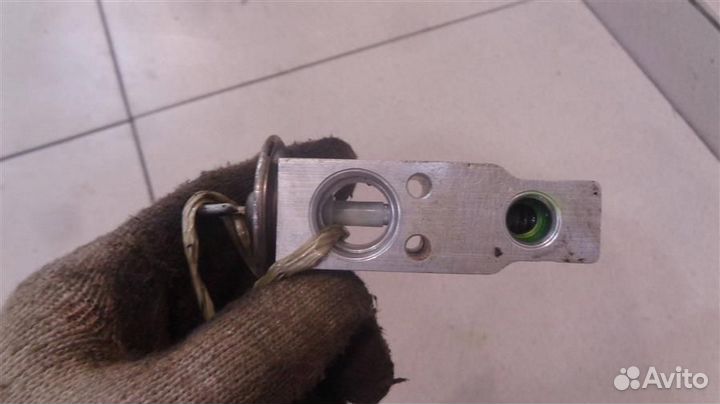 Клапан кондиционера Cadillac SRX 2003-2009