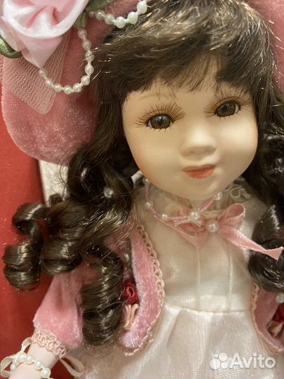 Кукла фарфоровая коллекционная