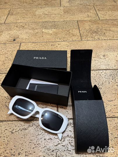 Солнцезащитные очки