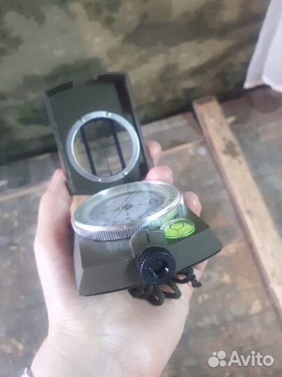 Компас Жидкостный