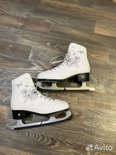 Коньки фигурные 39 размер