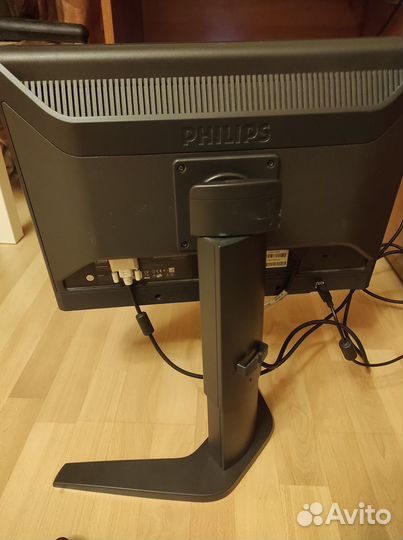 Монитор Philips 200xw7eb 16:10 в хорошем состоянии