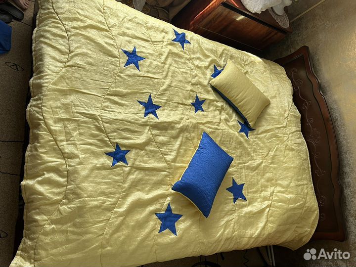 Покрывало и подушки