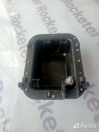 Крышка блока предохранителей Mercedes W213