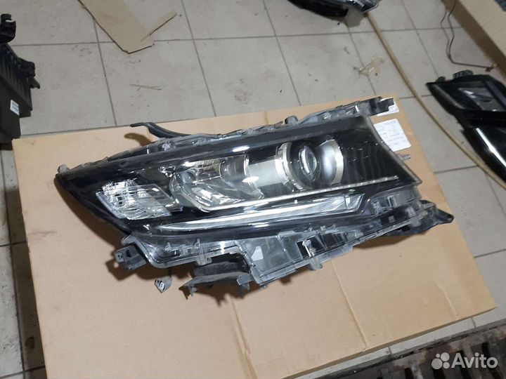Фара правая Toyota Land Cruiser prado 150 17