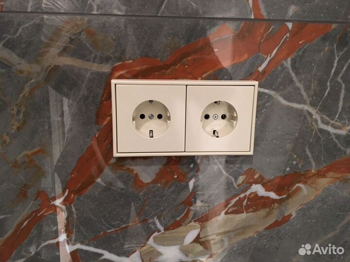 Электрик Электромонтажные работы. Услуги электрика