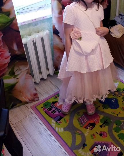 Платье для девочки новое