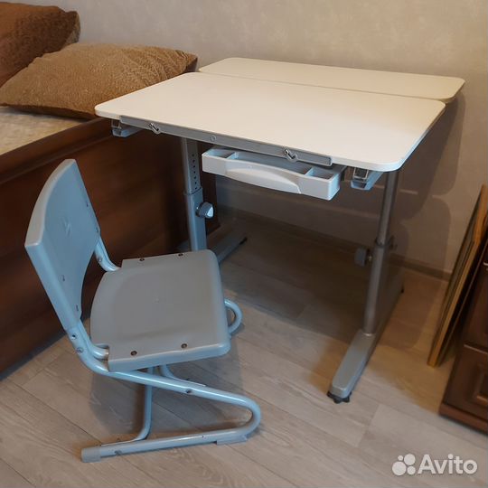 Растущая парта и стул дэми