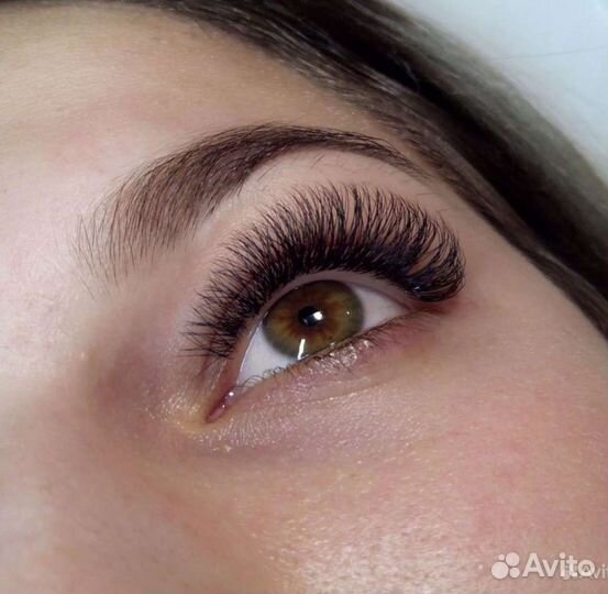 Наращивание ресниц в салоне