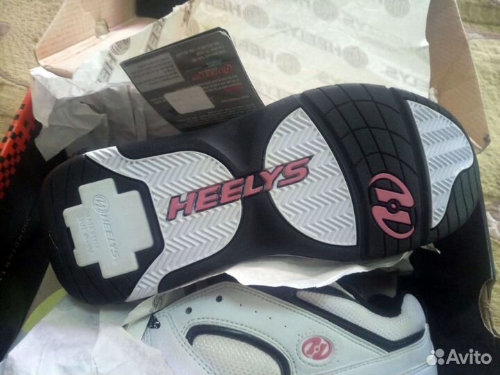 Роликовые кроссовки Heelys, новые