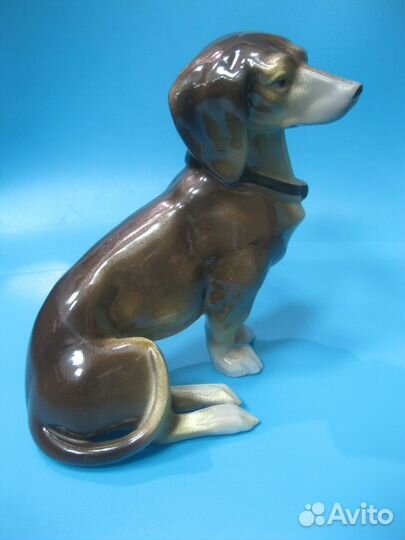 Фарфоровая статуэтка