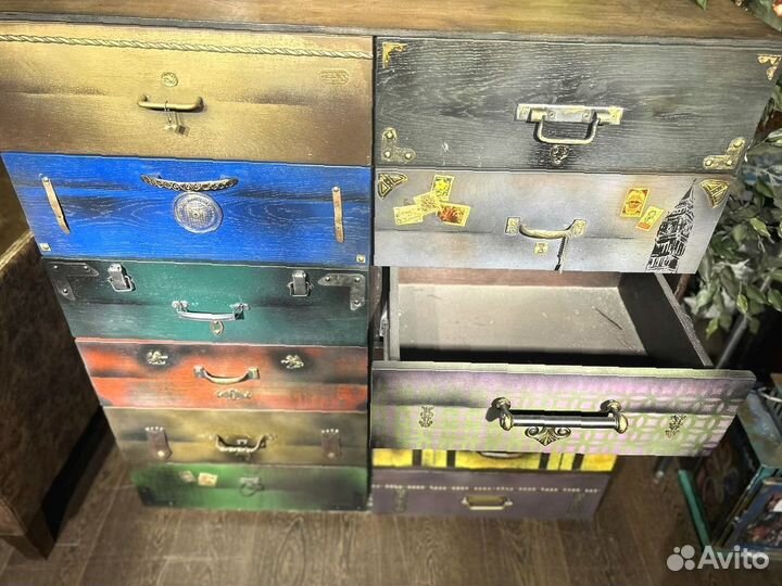 Комод авторский с чемоданами