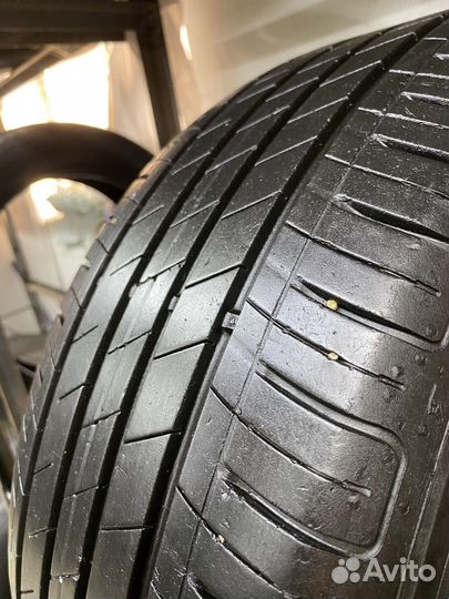 Goodyear EfficientGrip Performance 215/55 R17 94V