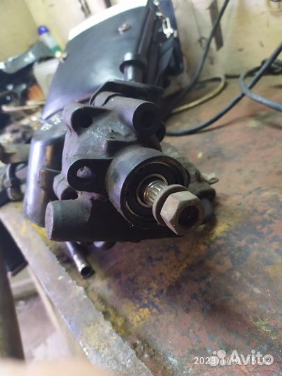 Мазда 626 1987-91 насос гидроусилителя 2.0