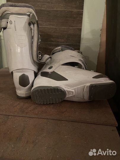 Горнолыжные ботинки женские