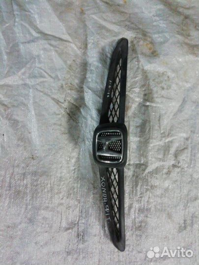 Решетка радиатора передняя Honda Fit