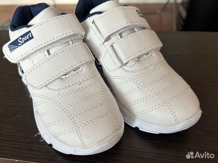 Кроссовки 26