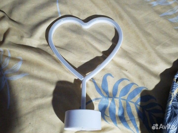 Неоновый светильник