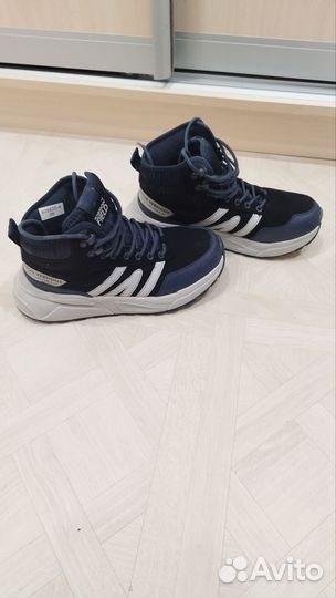 Ботинки зимние на мальчика(размер 39 -40)