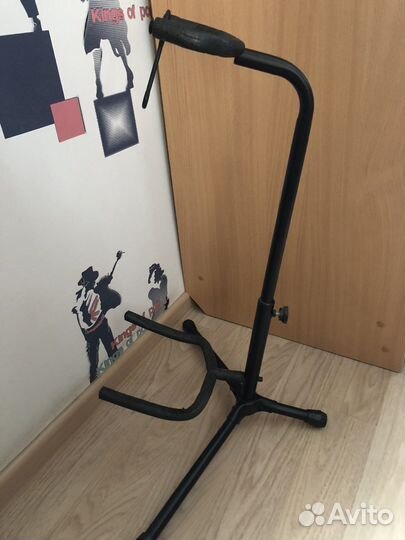 Подставка для гитары