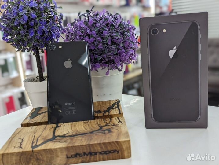 iPhone 8, 64 ГБ