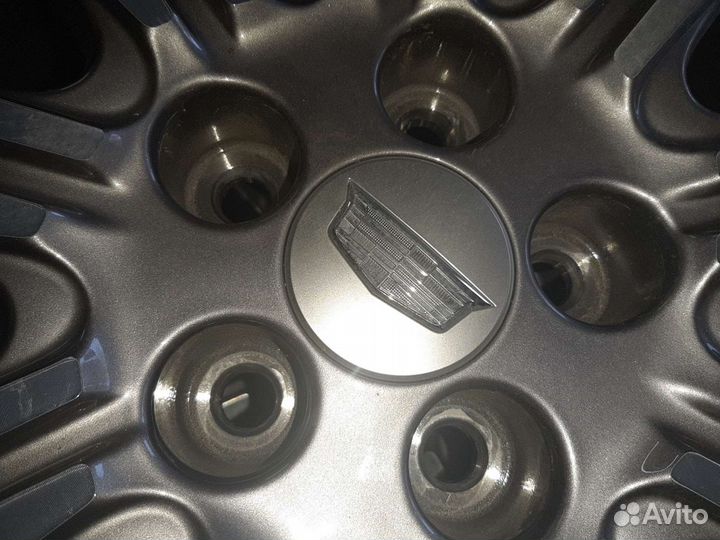 Колёса Cadillac XT4 Continental 245/45R20