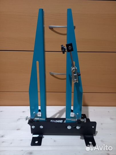 Станок для ремонта велосипедных колес