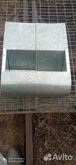 Бункерная кормушка для кроликов