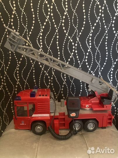 Пожарная машина, динозавры