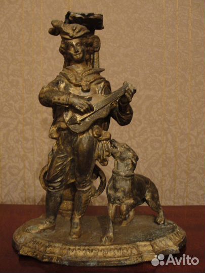 Фигурки, скульптуры