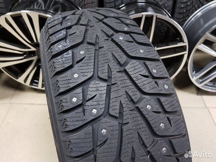 Yokohama Ice Guard Stud IG55 215/70 R16