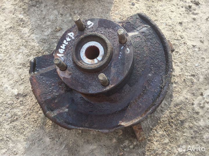 Лансер 9 поворотные кулаки