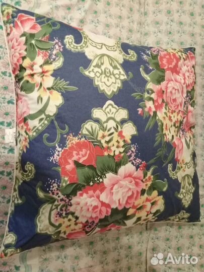 Две подушки перо 68 на 68 новые