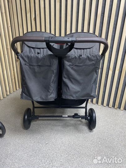 Прогулочная коляска для двойни новая