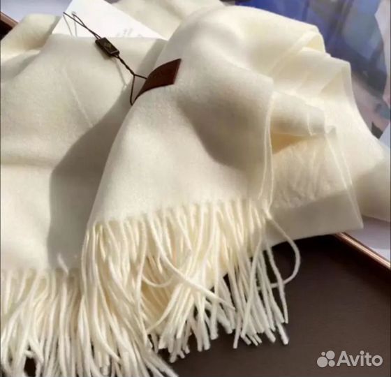 Платок Gerunsi молочный