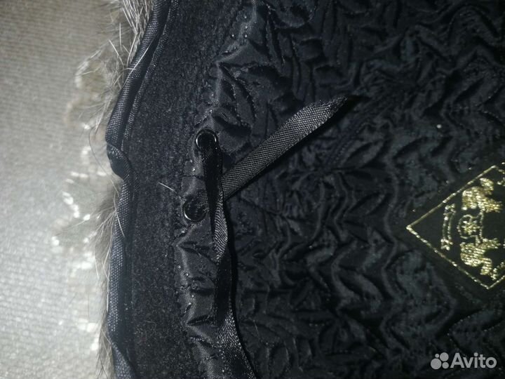 Женские меховые шапки