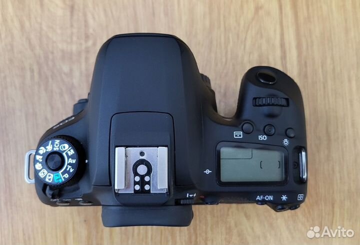Canon EOS 77D (Кэнон 77D)