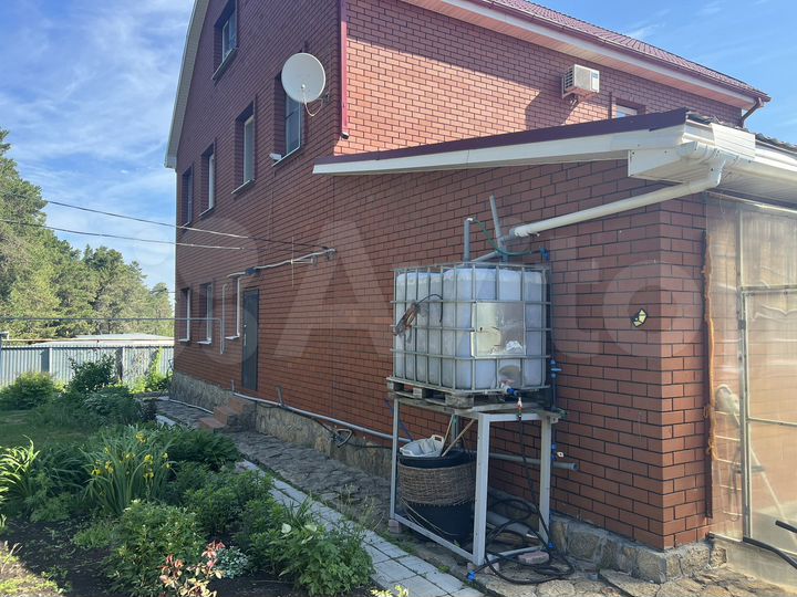 Дом 253 м² на участке 12 сот.