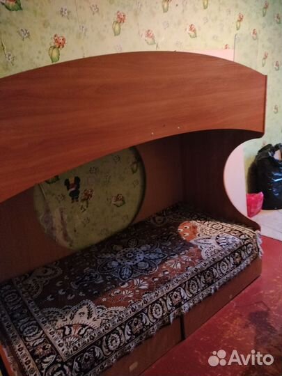 Двухъярусная кровать бу без матрасов